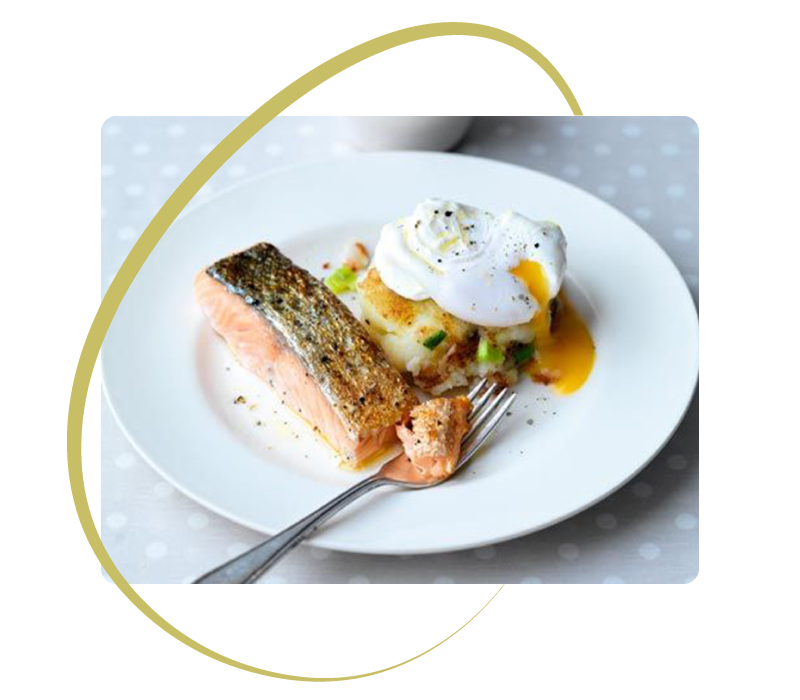 Salmon with poached egg and spinach